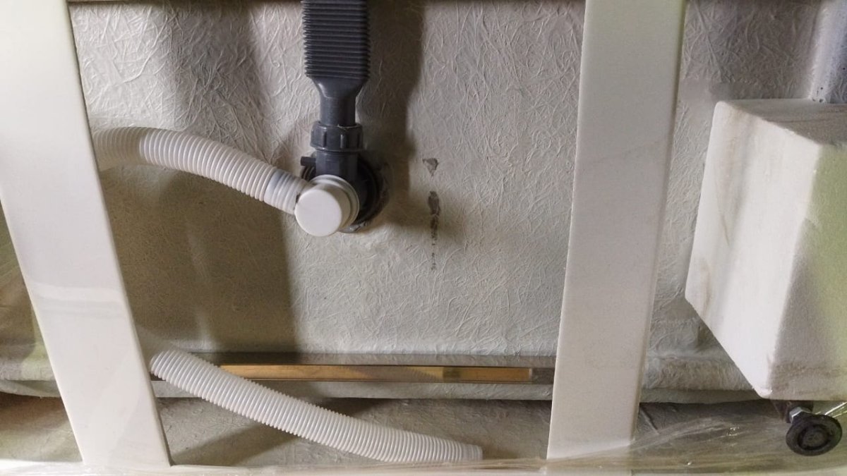 Приставная акриловая ванна Cerutti Spa VETTORE W (9345) без гидромассажа